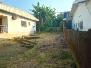 Terrain titré en vente au quartier MOBIL GUINNESS DOUALA Cameroun, quartier résidentiel.